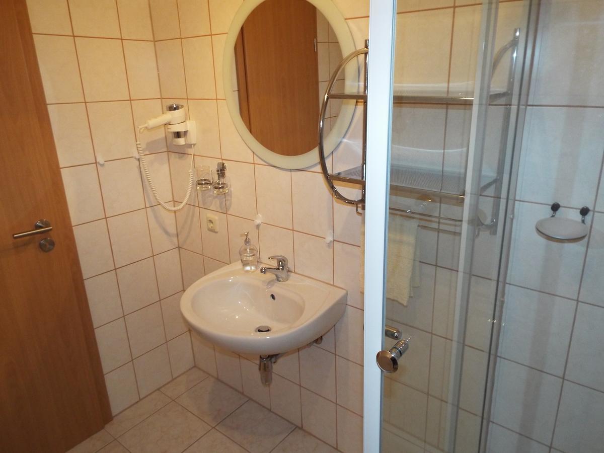 Hotel Garni Zum Reinhardswald Gewissenruh 객실 사진